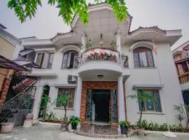 Hotel O Gayatri Residence