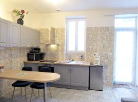 Hotel Photo: LOGEMENT entier 2 PERS - Terrasse, linge, WIFI