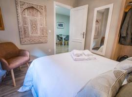 A picture of the hotel: Ibericabeds Plaza Nueva Suite 21