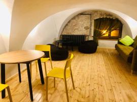 Hotel Foto: Magic medieval apartment in a 17th century house