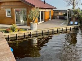 מלון צילום: Vakantie huis aan het water