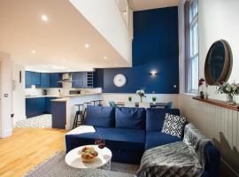 Hotel Foto: Plymouth Central Duplex Apartment - Private Parking - Sleeps 6 - Habita Property