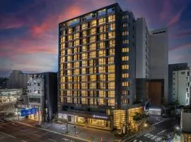 Golden Daisy Hotel