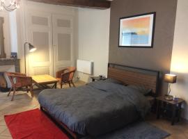 Фотографія готелю: Chambre spacieuse au calme proche de Lyon