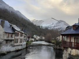 PAS à PAS CHAMBRE D'HOTES, hôtel à Sarrancolin