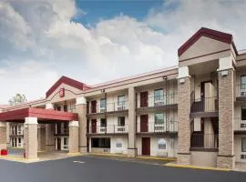 Red Roof Inn PLUS+ Birmingham East – Irondale/Airport，伯明翰的飯店