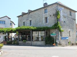 A picture of the hotel: Logis Hotels- Auberge de la Tour - Hôtel et restaurant