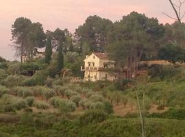 ホテル写真: Casa La Paransa - Casa Rural con Piscina - Relajarse y Desconectar