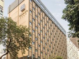 Hotel Trópico, hotel v destinaci Luanda