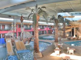 A picture of the hotel: Ramada by Wyndham Sioux Falls Airport - Waterpark Resort & Event Center