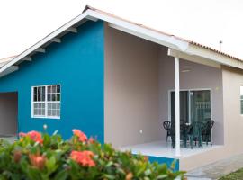 A picture of the hotel: Casa Peters - Vacation house Near Blue Bay Beach