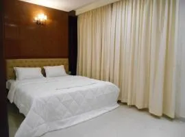 THE GRAND CORAL