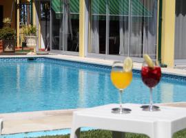 Hotel Photo: Guesthouse Pool & Sea Espinho Oporto