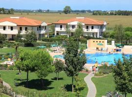 A picture of the hotel: Lecci Lido Altanea