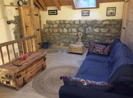 Hotel kuvat: La Lauze village house in Clarée Valley 4P