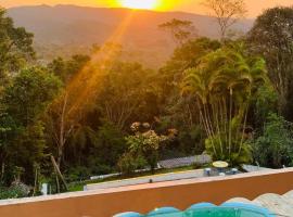 Фотография гостиницы: Chácara com vista para Serra da Cantareira com um belo por do Sol