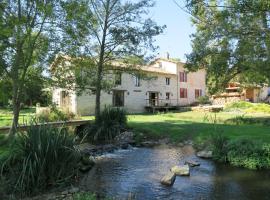 Hotel fotografie: Le Moulin de Charzay, éco-gîte familial en Deux-Sèvres, Nouvelle Aquitaine