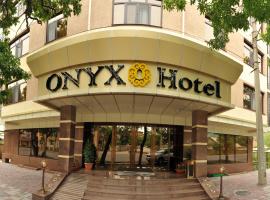 Foto di Hotel: Onyx Hotel Bishkek