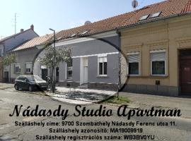 A picture of the hotel: Nádasdy Studió Apartment