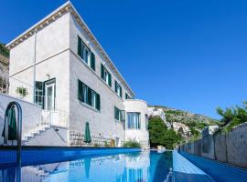 Hotel Photo: Villa Grande Bukovca - Beautiful 5 bedroom villa - Sea views - Glamorous location