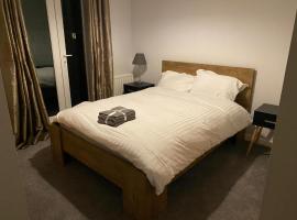 Foto di Hotel: Modern 2-Bed Apartment in Crawley