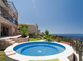 Hotel foto: Villa in Rijeka Rezevici Sleeps 4 includes Swimming pool and Air Con