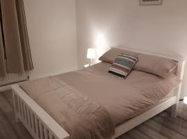 Ξενοδοχείο φωτογραφία: Comfortable 2 Bed Apartment 2nd Floor Contractors Families Close To City Centre Occasional Bed Available