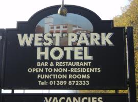 होटल की एक तस्वीर: west park hotel chalets