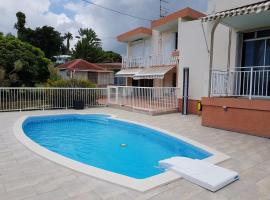 La maison aux Orchidées, hotel in Petit-Bourg