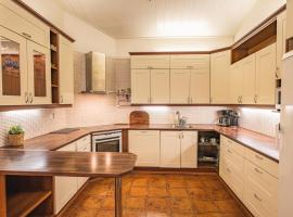 Hotel Photo: Hotel Aakenus Holiday Home Koivu