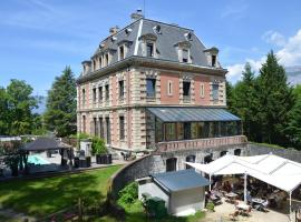 A picture of the hotel: le château des arènes