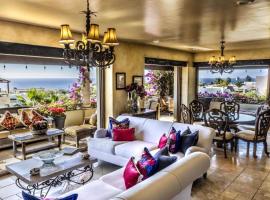 होटल की एक तस्वीर: Villa Lucia Arch and Lands End Views - 4200 sq ft Luxury Villa