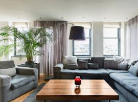 Hotel Photo: Stunning City Centre 3-Bed Apartment in Glasgow