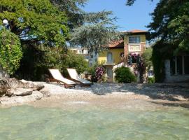 Hotel Photo: Villa Ondina - Wonderful villa with private beach and big garden