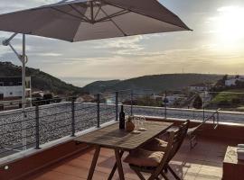 Фотографія готелю: LovelyStay - Sesimbra 3BDR Apartment W/Terrace