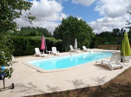 Hotelfotos: 2-Bed Cottage with access to Garden and Pool!