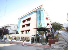 Foto di Hotel: Grand Nora Hotel