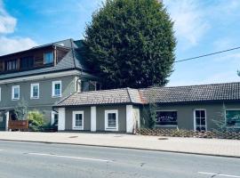 Hotel Photo: Stilvoll renovierte Wohnung (voll Ausgestattet) in zentraler Lage 70m2