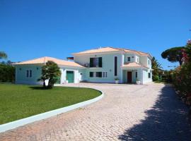 A picture of the hotel: Almancil Villa Sleeps 10 Pool Air Con WiFi T607903