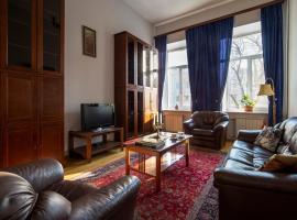 Hotel Photo: 2 rooms apt on Griboedova 29