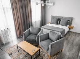 Чевермето-Ірен, hotel in Luts'k
