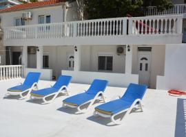 Hotel Photo: Lovely 2-Bed House in Sutomore