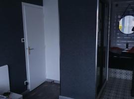 Hotel Photo: Chambre d hote avec sa SDB privative