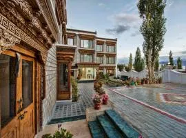 The Sera Courtyard