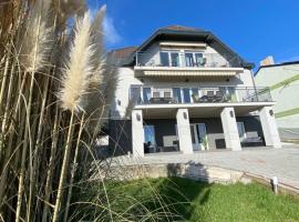 Balkon Apartmanház Panzió – hotel w Balatonfüred