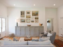 Alkina Old Quarter Luxury Accommodation、Greenockのホテル