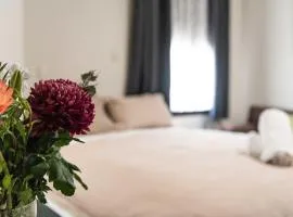 New Crown Hotel Motel