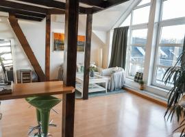 Zdjęcie hotelu: Surfer Loft with AC and sun terrace