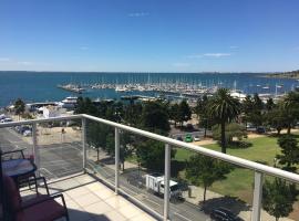 होटल की एक तस्वीर: Geelong Waterfront Penthouse Apartment