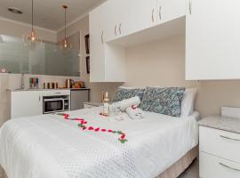 Sea Breeze Guest House, hotel in Bloubergstrand